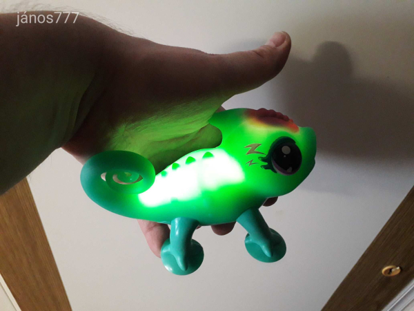 Eredeti Moose Little Live Pets: Leon a ragyogó Kaméleon figura INTERAKTÍV ! Világít + Hangot adó 2.