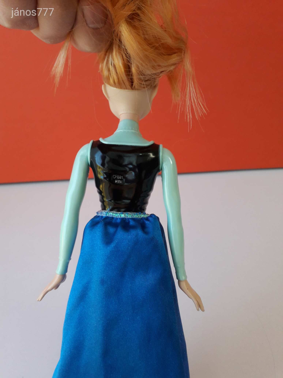 Eredeti Mattel Disney Princess Frozen Jégvarázs Anna hercegnő baba 29 cm-es