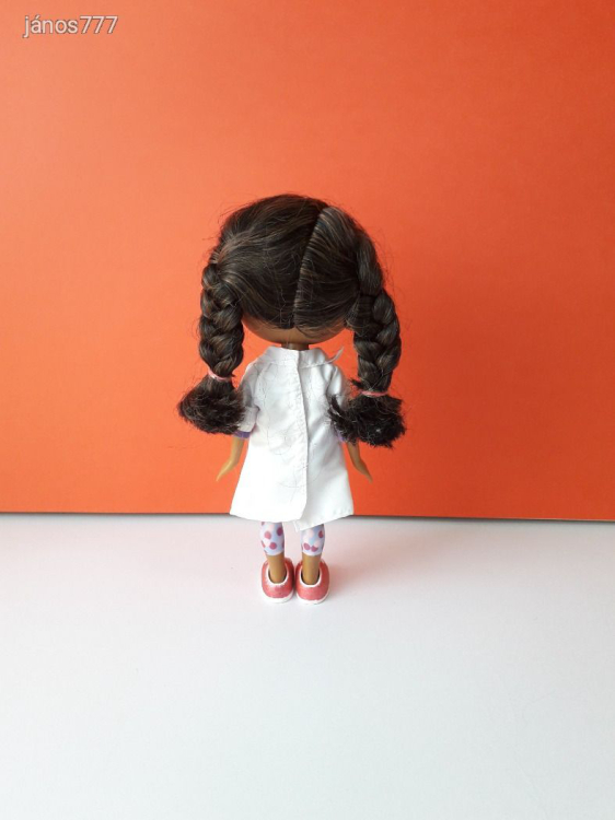 Eredeti Disney Dr. Plüssi baba plüss kabala figura 30 cm-es baba Doc McStuffins több nyelven Beszélő