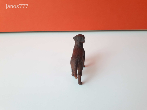 Eredeti Schleich kutya állatfigura !! 7x5cm ! 2016-os kiadás ! Schleich 13834 Labrador Retriever