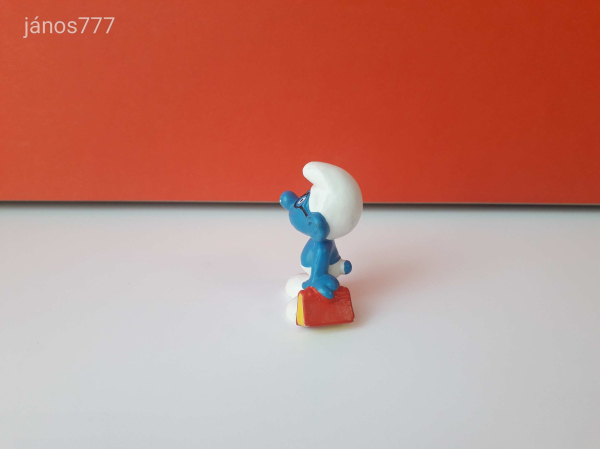 Eredeti Schleich Peyo Hupikék Törpikék Okoska Törp mesefigura! 5,5cm! Schleich 20094