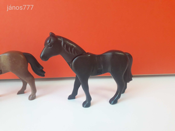 Eredeti Playmobil 3db ló állatfigura !!