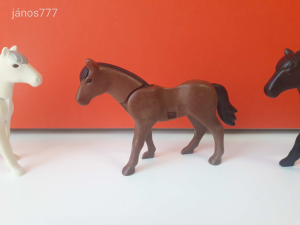 Eredeti Playmobil 3db ló állatfigura !!