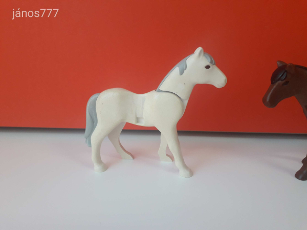 Eredeti Playmobil 3db ló állatfigura !!