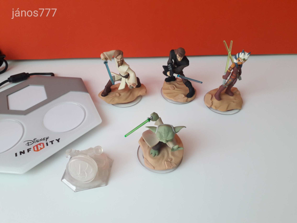 Eredeti Nintendo Wii U Infinity 3.0 konzol játék Star Wars és Mickey Mouse figurákkal + talppal !!