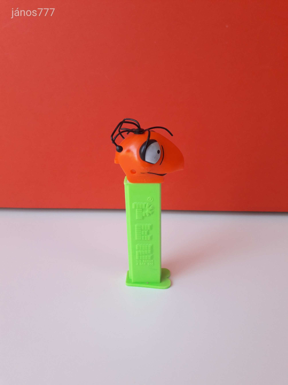 Eredeti PEZ cukorkatartó adagoló Rózsaszín Párduc szereplő Charlie hangya ! 11cm