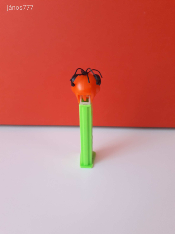 Eredeti PEZ cukorkatartó adagoló Rózsaszín Párduc szereplő Charlie hangya ! 11cm