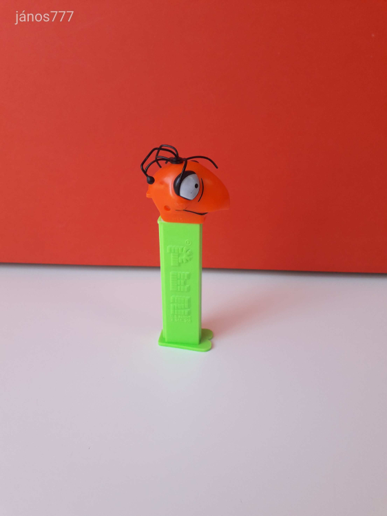 Eredeti PEZ cukorkatartó adagoló Rózsaszín Párduc szereplő Charlie hangya ! 11cm