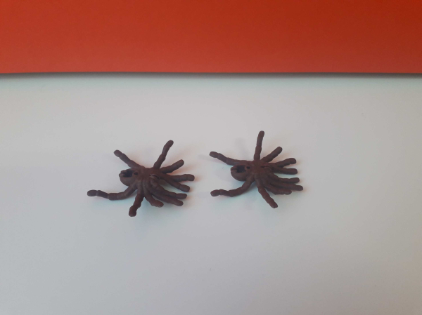 Eredeti Playmobil 2db pók állatfigura !!