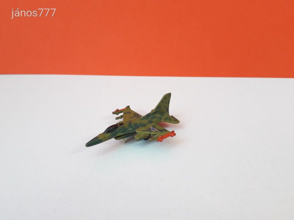Eredeti Galoob 1992 Micro Machines F-16 Fighting Falcon vadászgép katonai jármű repülő !! Military