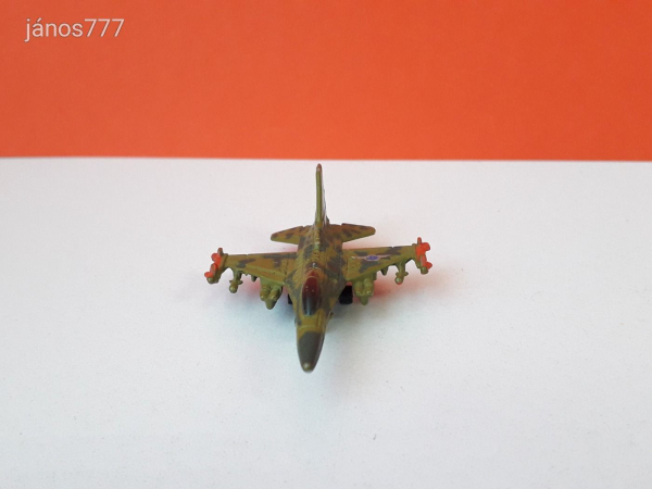 Eredeti Galoob 1992 Micro Machines F-16 Fighting Falcon vadászgép katonai jármű repülő !! Military