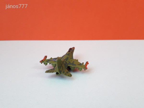 Eredeti Galoob 1992 Micro Machines F-16 Fighting Falcon vadászgép katonai jármű repülő !! Military