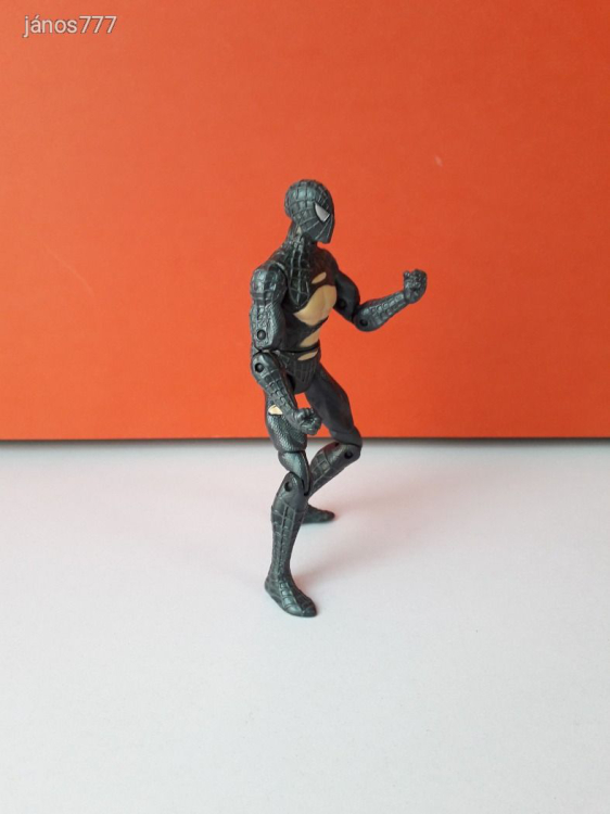 Eredeti Hasbro Spider-Man 3 Symbiote Busting Double Punch Pókember akciófigura !! 13cm