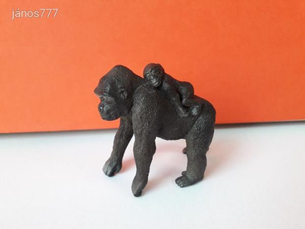 Eredeti Schleich Gorilla nőstény bébivel állatfigura !! 8x7cm ! 2011-es kiadás ! Schleich 14662