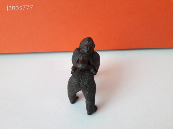 Eredeti Schleich Gorilla nőstény bébivel állatfigura !! 8x7cm ! 2011-es kiadás ! Schleich 14662