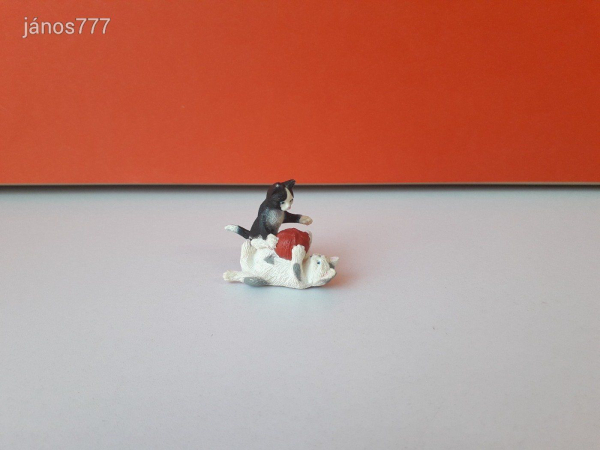 Eredeti Schleich macska cica 2 kiscica állatfigura ! 5,5x4cm ! 2012-es kiadás !! Schleich 13724