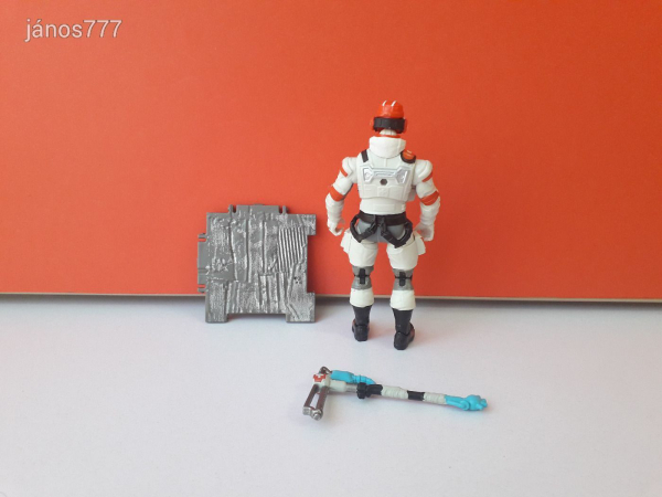 Eredeti Epic Games FORTNITE Triage Trooper akciófigura + fegyver + fal elem !!