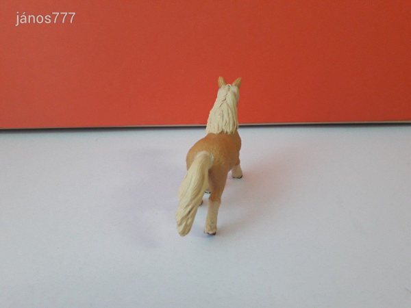 Eredeti Schleich McDonalds póniló állatfigura ! 9,5x7cm !! 2019-es kiadás !!
