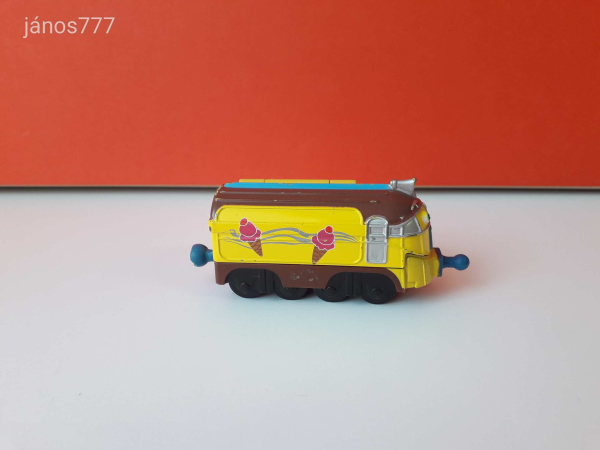 Eredeti Chuggington Pályaudvar Frostini fagylaltos mozdony fém vonat ! 10cm
