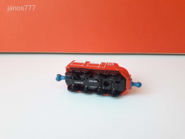 Eredeti Chuggington Pályaudvar  Wilson mozdony fém vonat ! 10cm