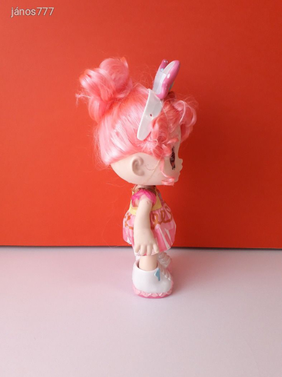 Eredeti Moose KINDI KIDS baba 27 cm-es nagy játékbaba EXTRA !!