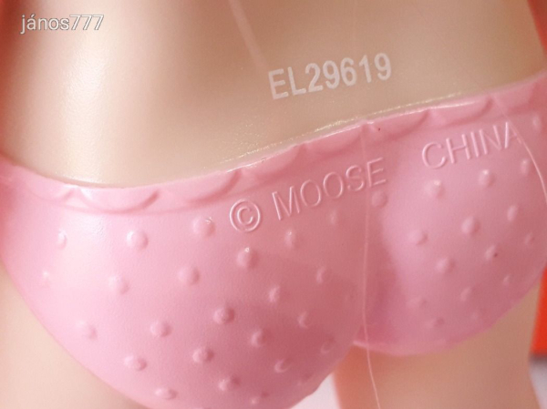 Eredeti Moose KINDI KIDS baba 27 cm-es nagy játékbaba EXTRA !!