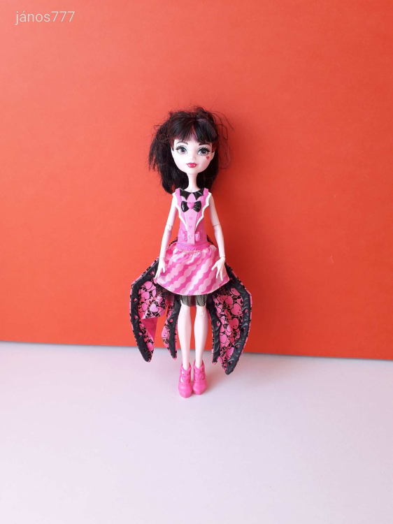 Eredeti Mattel Monster High baba Draculaura játékbaba figura - Ghoul to Bat Draculaura