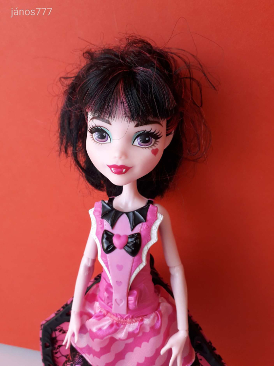 Eredeti Mattel Monster High baba Draculaura játékbaba figura - Ghoul to Bat Draculaura
