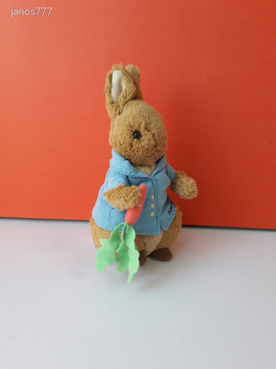Eredeti Beatrix Potter Peter Rabbit Nyúl Péter mese szereplő plüss kabala 22 cm-es figura EXTRA