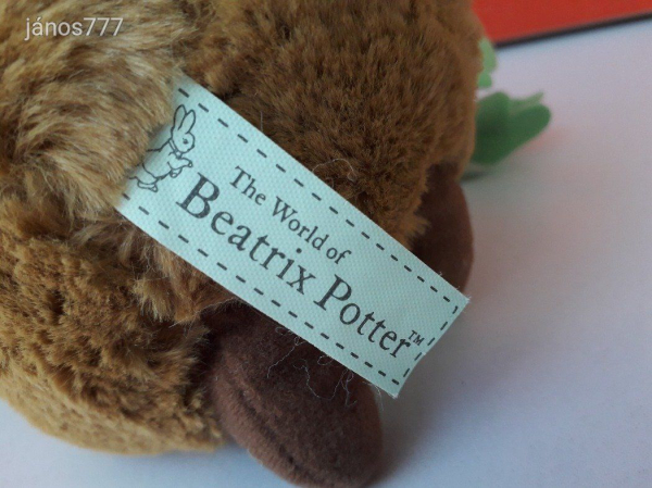 Eredeti Beatrix Potter Peter Rabbit Nyúl Péter mese szereplő plüss kabala 22 cm-es figura EXTRA