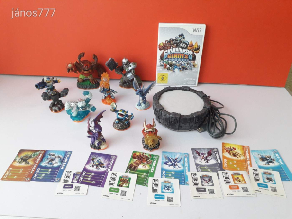 Eredeti Nintendo Wii  Skylanders GIANTS konzol játék csomag 10db figurával  !!