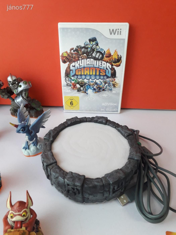 Eredeti Nintendo Wii  Skylanders GIANTS konzol játék csomag 10db figurával  !!