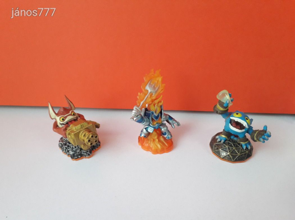 Eredeti Nintendo Wii  Skylanders GIANTS konzol játék csomag 10db figurával  !!