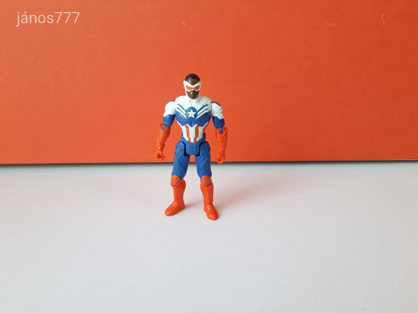 Eredeti Hasbro Marvel Amerika Kapitány akciófigura !! 10cm