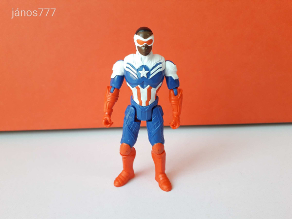 Eredeti Hasbro Marvel Amerika Kapitány akciófigura !! 10cm