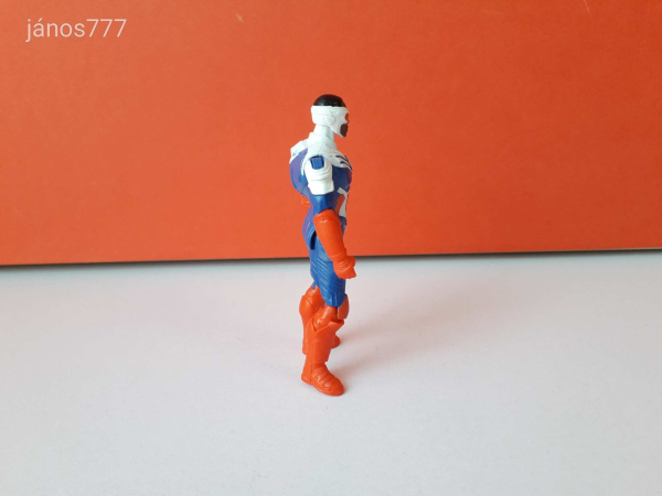 Eredeti Hasbro Marvel Amerika Kapitány akciófigura !! 10cm