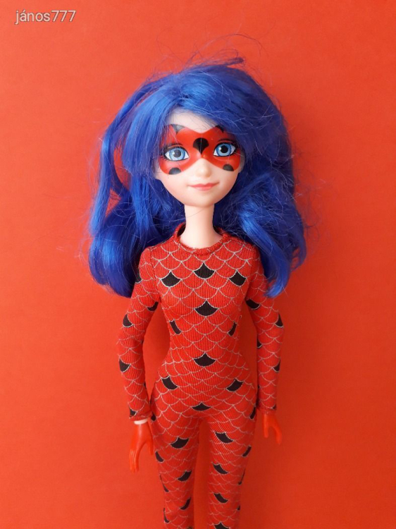 Eredeti Bandai Miraculous Katicabogár Katicalány szuperhős figura 27 cm-es lány baba EXTRA