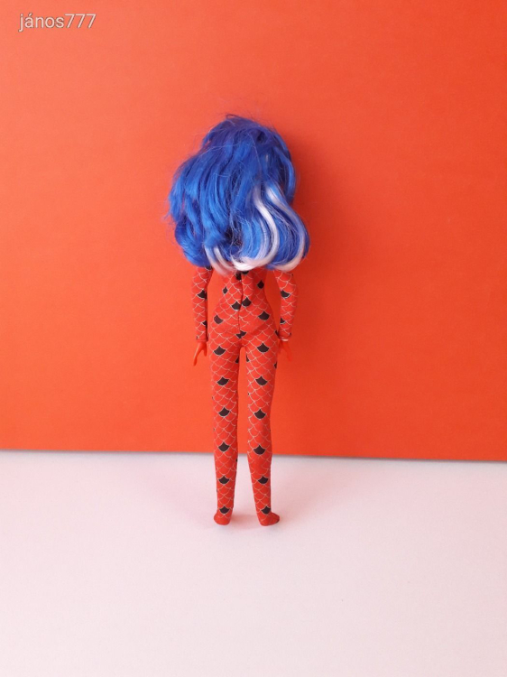 Eredeti Bandai Miraculous Katicabogár Katicalány szuperhős figura 27 cm-es lány baba EXTRA