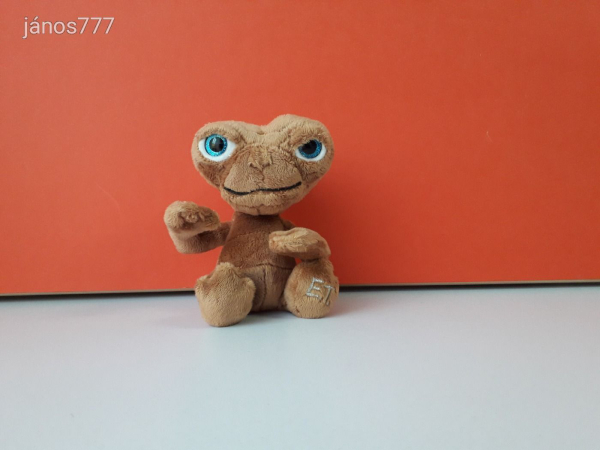 Universal Studios E.T. a Földönkívüli E. T. THE EXTRA-TERRESTRIAL 16 cm plüss kabala figura