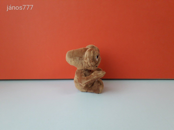 Universal Studios E.T. a Földönkívüli E. T. THE EXTRA-TERRESTRIAL 16 cm plüss kabala figura