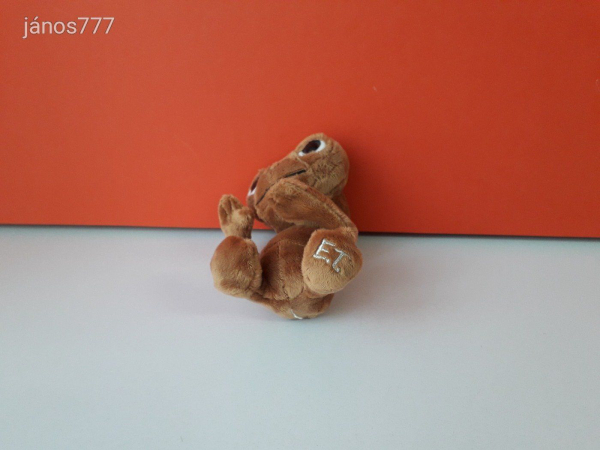 Universal Studios E.T. a Földönkívüli E. T. THE EXTRA-TERRESTRIAL 16 cm plüss kabala figura