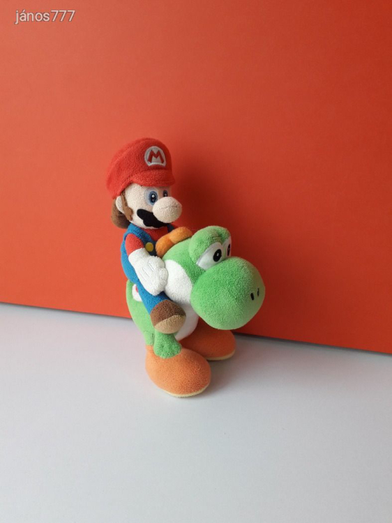 Eredeti Nintendo SUPER MARIO és YOSHI plüssfigura 22 cm-es plüss kabala figura EXTRA !!