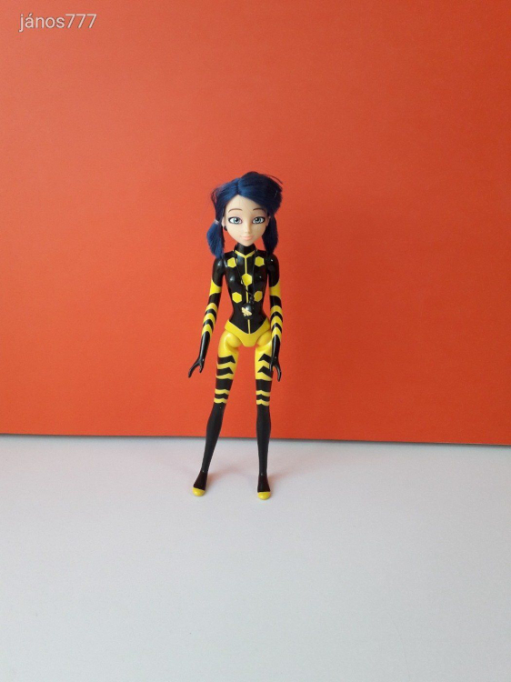 Eredeti Playmates Miraculous szuperhős MÉH baba figura 27 cm-es EXTRA