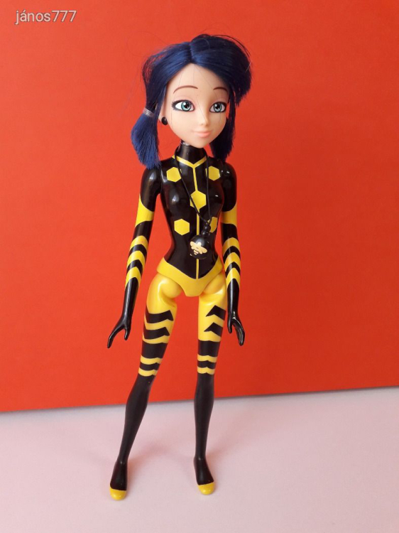Eredeti Playmates Miraculous szuperhős MÉH baba figura 27 cm-es EXTRA