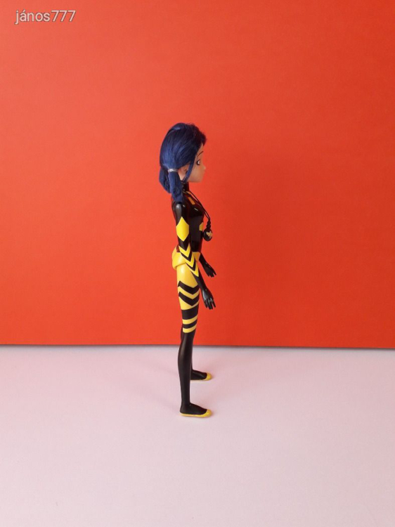 Eredeti Playmates Miraculous szuperhős MÉH baba figura 27 cm-es EXTRA