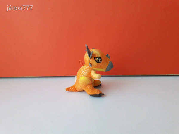 Eredeti Jurassic World dinoszaurusz 12 cm plüss dinó kabala figura ! EXTRA !!!