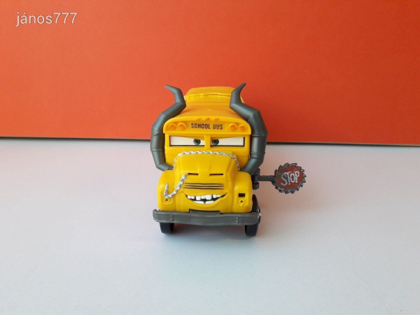 Eredeti Disney Verdák szereplő Villám barátja Miss Fritter Miss Repesz iskolabusz Crazy 8 !! 21cm