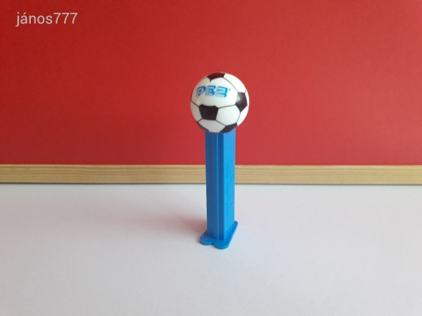 990 forintos vásár !! Eredeti PEZ cukorkatartó adagoló focilabda labda figura !! PEZ tartó
