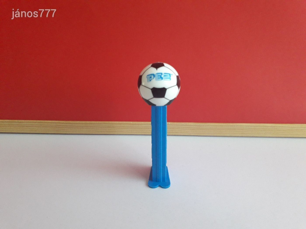 990 forintos vásár !! Eredeti PEZ cukorkatartó adagoló focilabda labda figura !! PEZ tartó