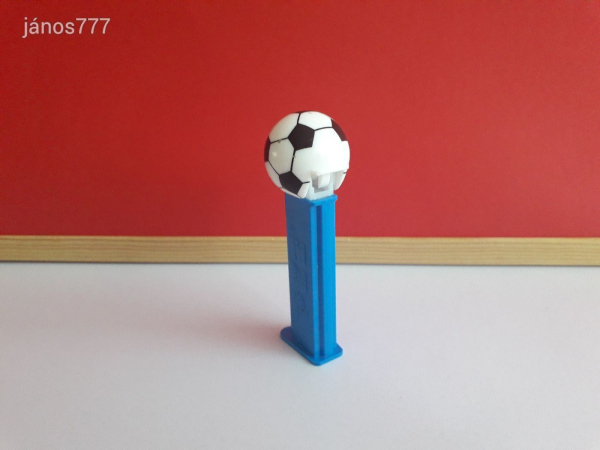 990 forintos vásár !! Eredeti PEZ cukorkatartó adagoló focilabda labda figura !! PEZ tartó